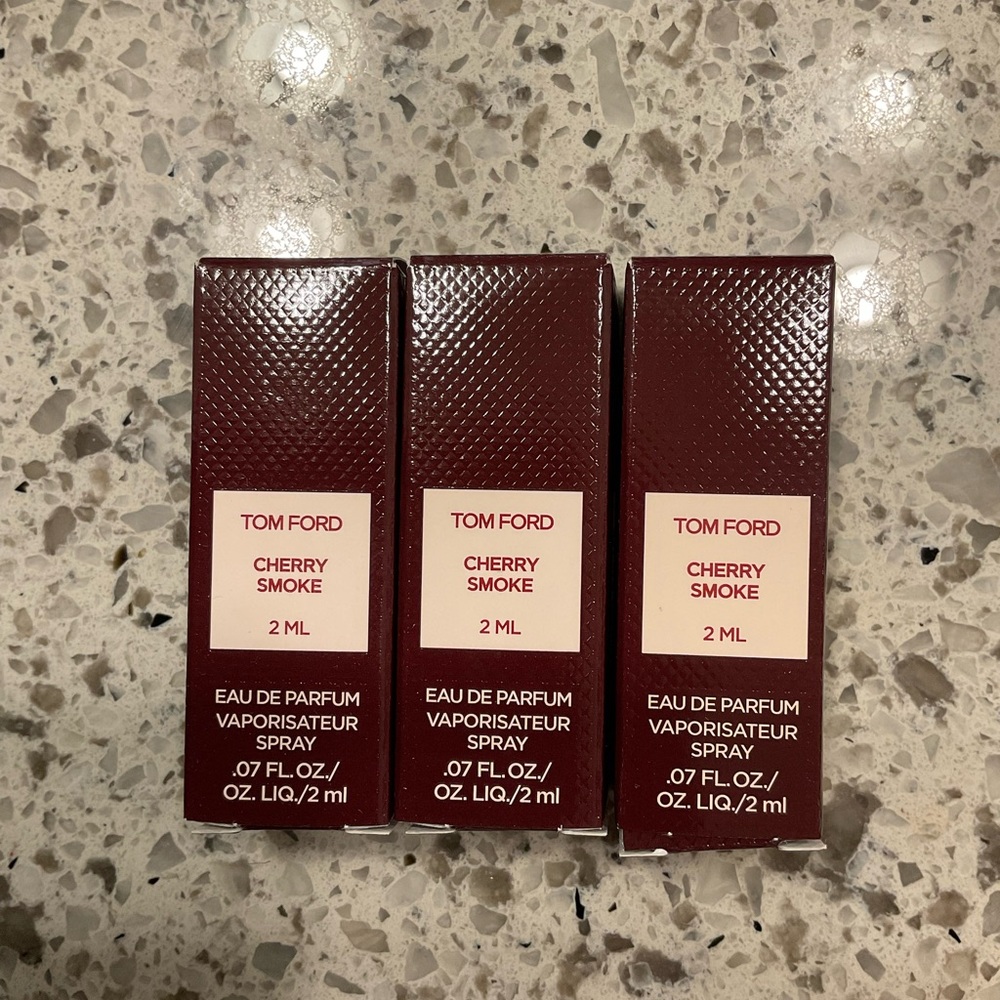 Tom Ford Cherry Smoke Eau de Parfum - Rich Burgundy